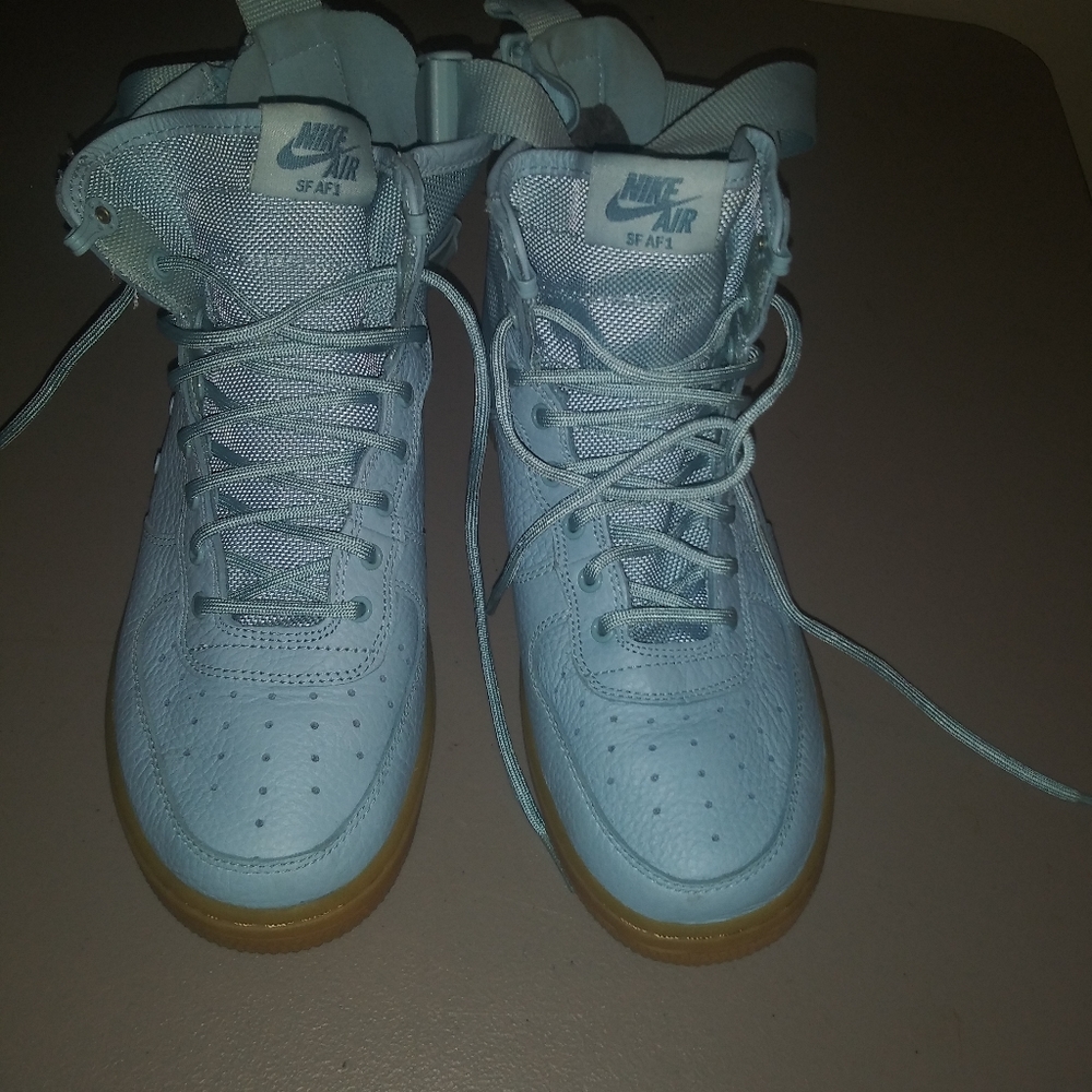 Nike - Picture 5 of 5